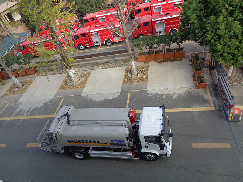 XZL5180ZYSBEV型純電動(dòng)壓縮式垃圾車