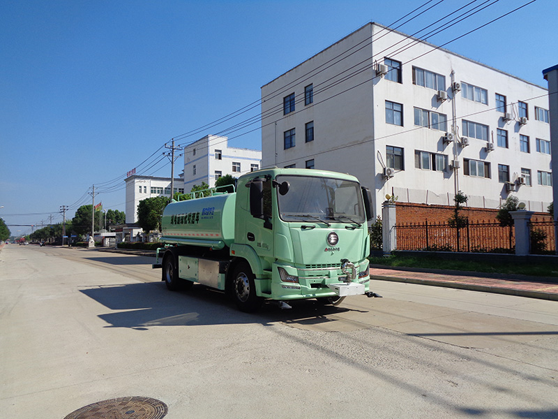 XZL5181GPSBEV型純電動綠化噴灑車